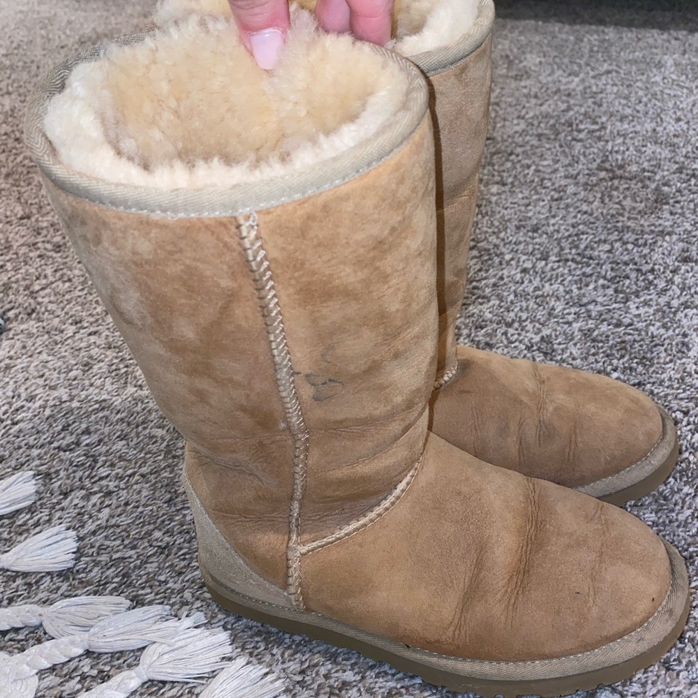 Ugg Boots Size 6 Classic Beige